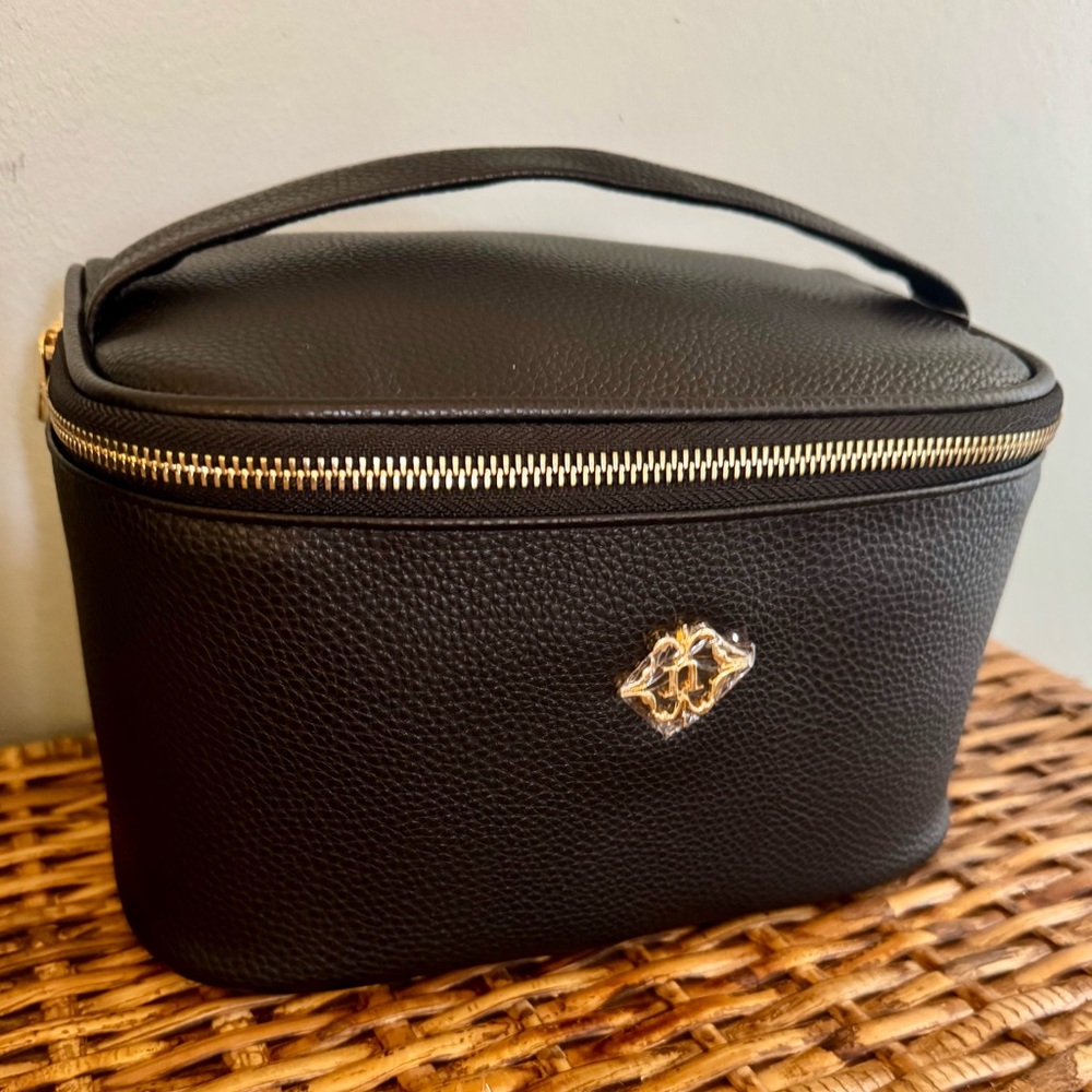 Nanette Lepore Beverly Train Cosmetic Organizer Black Faux Leather - Picture 1 of 6